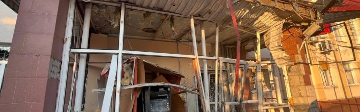 От обстрелов на Днепропетровщине погибли три человека, повреждены дома, почта и банк (ФОТО)