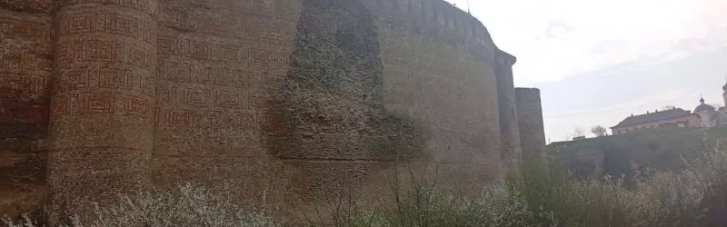 У Хотинській фортеці обвалилася частина муру (ФОТО)