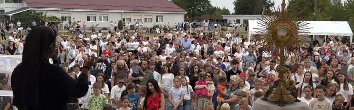 На Закарпатье провели Молебен за Украину, объединившую разные конфессии — католиков, православных, протестантов, иудеев и т.п