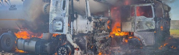 Россияне ударили по стоянке грузовиков в Одесской области. Есть жертвы