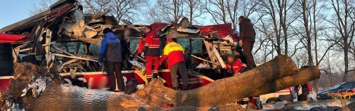 На Львівщині в ДТП потрапив міжнародний автобус: є травмовані