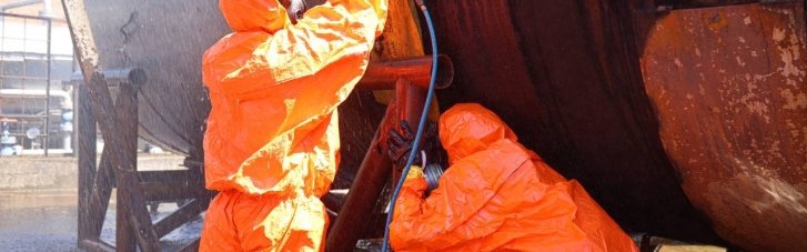 Через удар РФ по об'єкту на Полтавщині почався витік хімічної речовини
