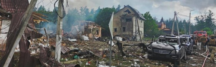 У лікарні помер 20-річний хлопець, поранений під час удару по виставці озброєння під Києвом