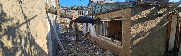 В Херсоне в результате ночного обстрела ранены трое мужчин, уничтожены два дома (ФОТО)
