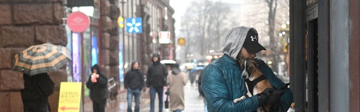 Погода в Україні 25 листопада: хмарно, місцями ожеледиця та дощ зі снігом (КАРТА)