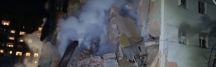 Враг ночью атаковал Шостку в Сумской области. Нанесены значительные разрушения