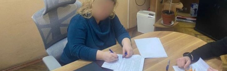 Пытки ребенка в семье на Киевщине: Подозрение из-за бездействия получила чиновница службы по делам детей