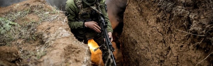 Враг продолжает атаковать фактически по всей линии фронта, — Генштаб