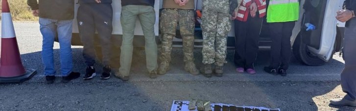 В пограничной области на Закарпатье остановили "скорую" с нелегалами и оружием (ФОТО)