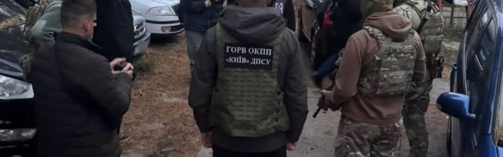 В Киеве отец и сын торговали "гуманитарными" автомобилями: правоохранителям удалось изъять полсотни машин (ФОТО)