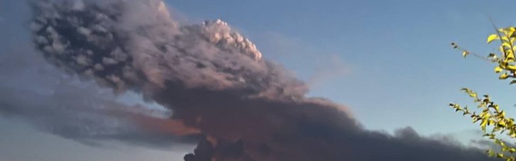 В Черном море вблизи Сочи горит российский танкер (ФОТО)