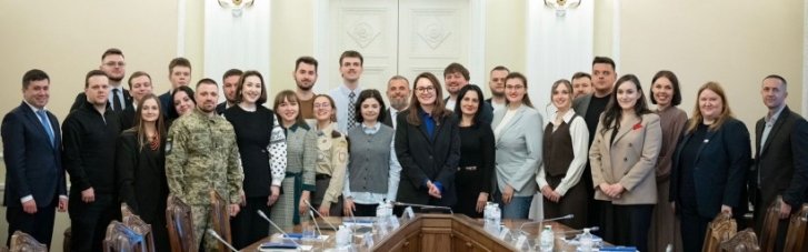 При Кабмине создали Национальный совет по молодежи