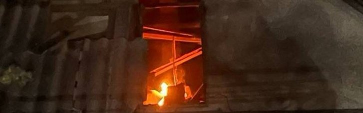 От российского удара в Запорожье загорелся частный дом