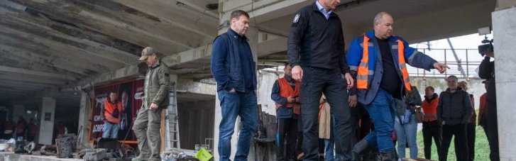 Последствия атаки рф возле м. "Черниговская" устраняют 70 специалистов, движение должно возобновиться сегодня, - Кличко