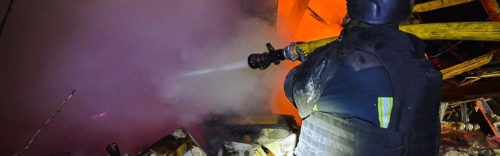 Через нічну дронову атаку на Харківщині поранена жінка, у двох громадах — пожежі (ФОТО)