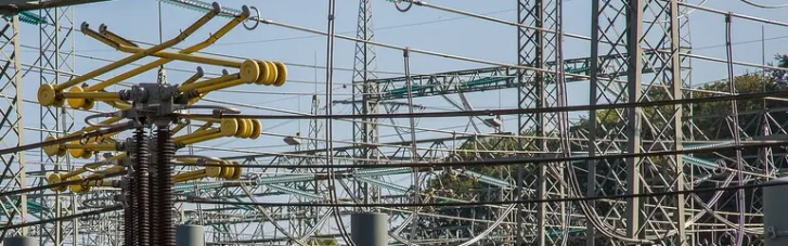 Через російські обстріли на Миколаївщині знеструмлено понад пів сотні населених пунктів