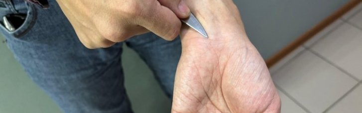 В помещении Одесского ТЦК мужчина порезал себе вены во избежание мобилизации