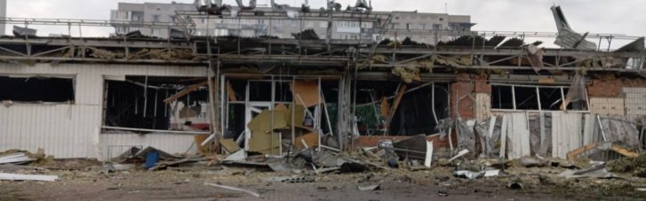 Десятки дронов уничтожили здание вокзала в Шостке, — Кулеба