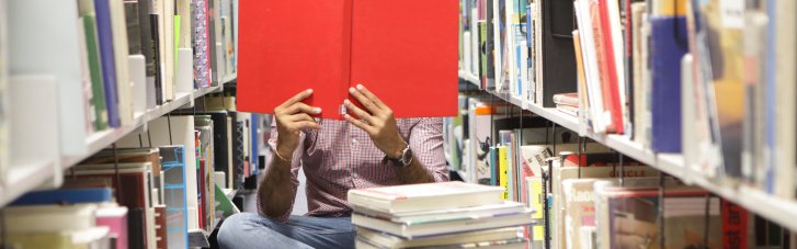 Четверо из пяти украинцев за год прочли хотя бы одну книгу, — опрос