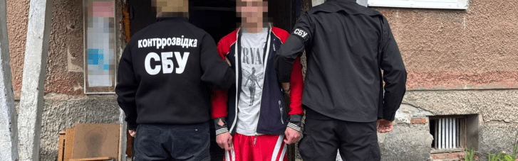 В Хмельницкой области задержали вражеского агента, который собирал и передавал россиянам данные о военных объектах и оборонном предприятии