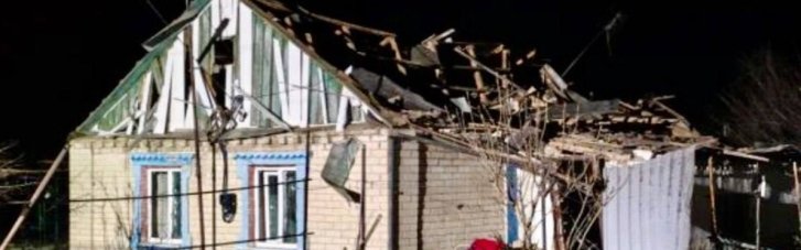 Росіяни вдарили дронами по передмістю Запоріжжя: поранені четверо людей, серед них дитина