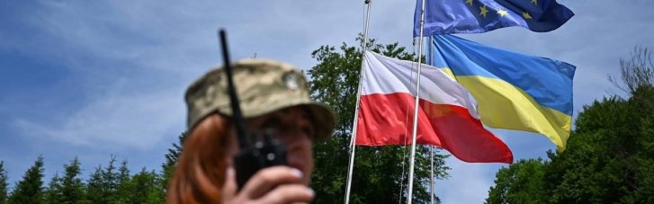На одном из пунктов пропуска в Польшу с понедельника замедлится оформление автобусов