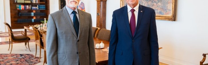 Президент Чехии призвал пророссийское правительство согласовывать заявления по Украине