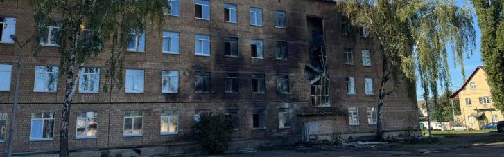 В стенах, атакованной РФ, киевской школы нашли дрон со взрывчаткой (ВИДЕО)