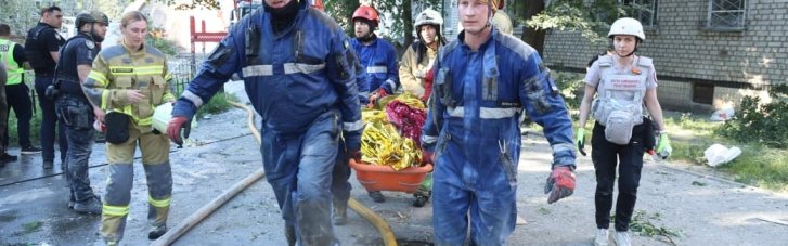Нічна атака на Київ: загиблих і поранених побільшало, людей шукають під завалами (ФОТО)