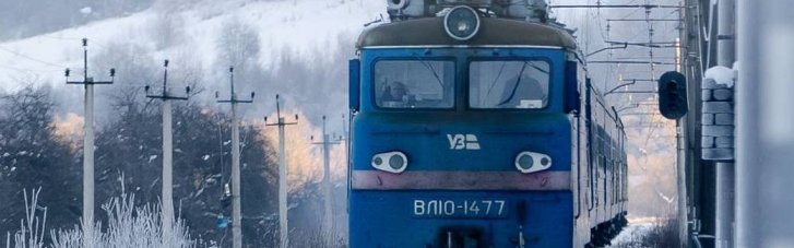 "Укрзалізниця" попередила про скасування та зміни маршрутів поїздів у кількох регіонах (СПИСОК)