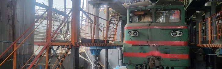 Армия РФ снова била по железнодорожной и портовой инфраструктуре: Кулеба показал последствия (ФОТО)