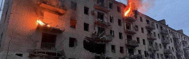 Внаслідок авіаудару по Слов'янську пошкоджено майже 40 багатоповерхівок, зруйновано історичну пам'ятку
