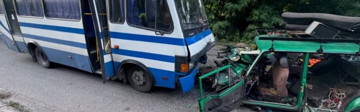 Жахлива ДТП на Київщині: загинули двоє дітей, ще понад десятеро людей травмовані