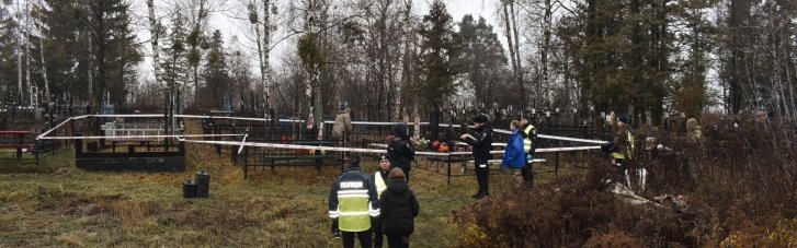 Трое мужчин в Киевской области из-за конфликта расстреляли на кладбище знакомого