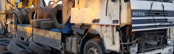 Від ударів по Дніпропетровщині пошкоджені вантажівки та АЗС (ФОТО)