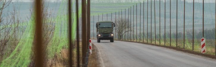 В Украине планируют еще 600 км дорог покрыть антидроновой защитой