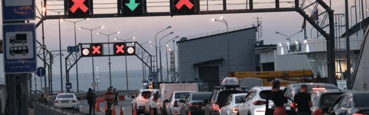 Перед Керчинским мостом собралась пробка в 400 автомобилей