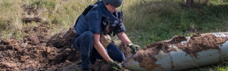 У Черкаській Лозовій на Харківщині після обстрілу виявили нерозірвані ФАБ-500 (ФОТО)
