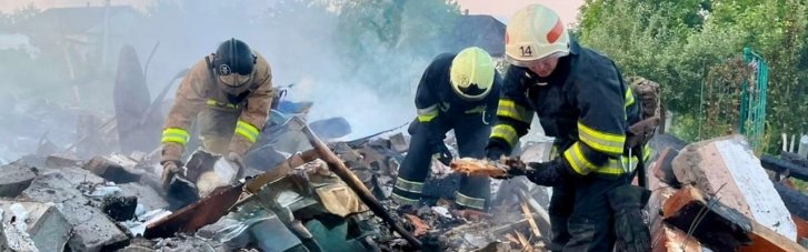 Россияне ударили по дому в Черниговской области. Есть раненые