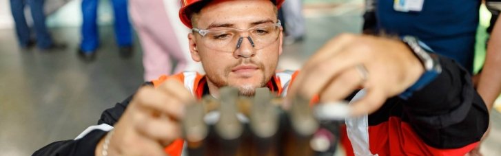 Учебные центры с Siemens и 50 млн на ПТУ: как Метинвест Ахметова меняет украинское образование