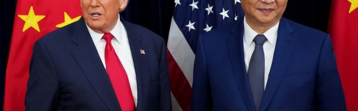 Битва рукостискань: Трамп "атакував" Сі, але той перехопив ініціативу (ВІДЕО)
