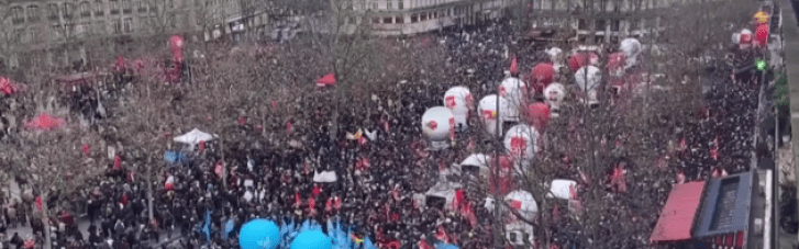 У Франції відбулася нова хвиля протестів: жандарми використали сльозогінний газ, понад 130 затриманих