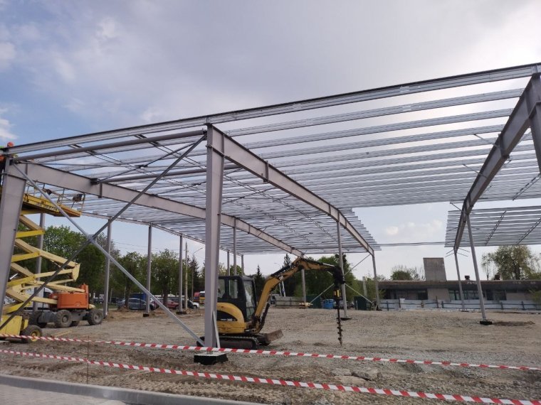 У розпалі будівництво нових виробничих приміщень для різних заводів