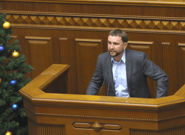 Владимир Вятрович выступает с трибуны Верховной Рады / УНИАН