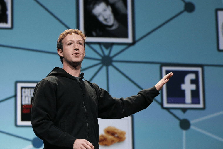 Засновник і генеральний директор Facebook Марк Цукерберг виступає з промовою на відкритті конференції розробників F8 21 квітня 2010 року в Сан-Франциско, Каліфорнія, США / Getty Images
