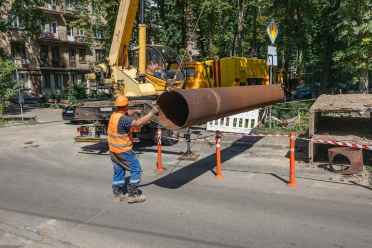 На Теремках строят резервные теплосети для 280 домов, — в КГГА призвали думать о безопасности людей, а не только об озеленении