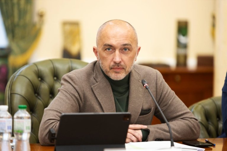 Тука призвал Пышного подать в отставку из-за скандала с дипломом