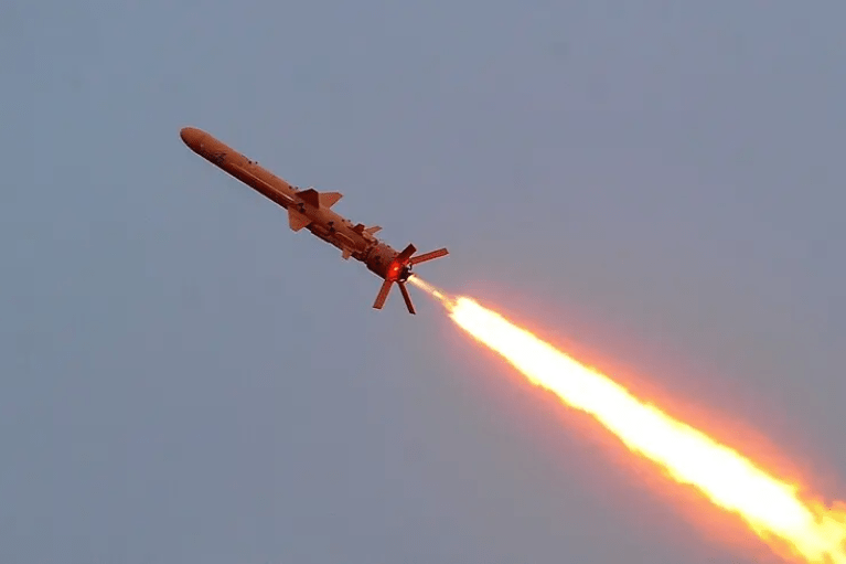 Силы обороны уничтожили два российских Су-34 на аэродроме "Мариновка" ракетой "Длинный Нептун", — ВМС ВСУ