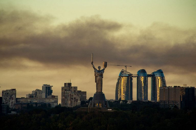 У Києві через пожежі погіршилася якість повітря: в одному з районів — високий показник забруднення