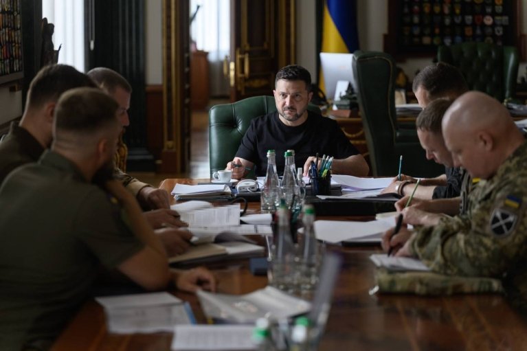 Зеленский согласовал новые дипстрайки по России
